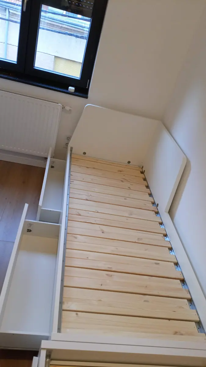 Složen Ikea Flekke krevet na razvlačenje sa ladicama