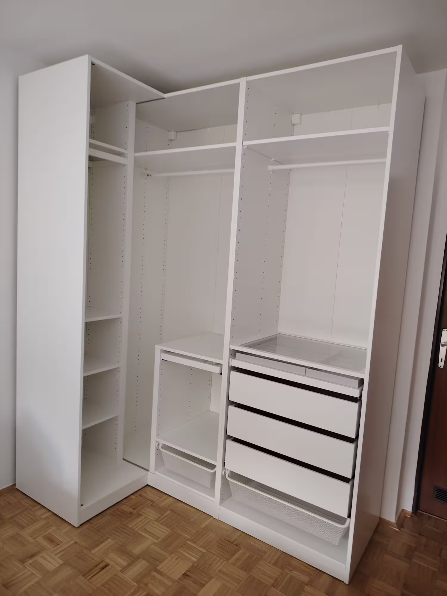 Složeni kutni PAX ormara bez vrata u Karlovcu