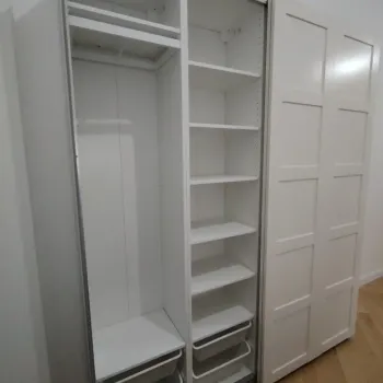 Otvorena vrata na PAX ormaru