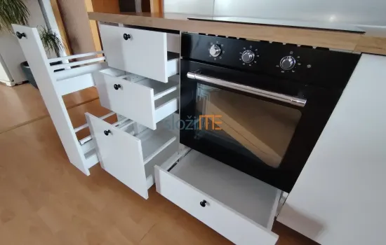 bijela ikea kuhinja  