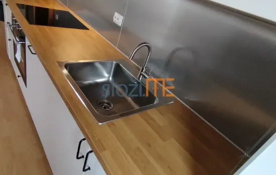 bijela ikea kuhinja  