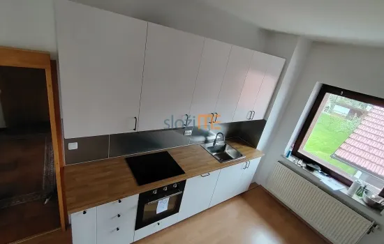 bijela ikea kuhinja  