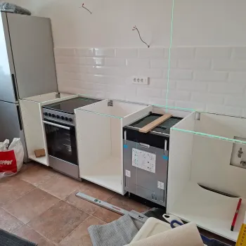 Početak montaže ikea metod kuhinje