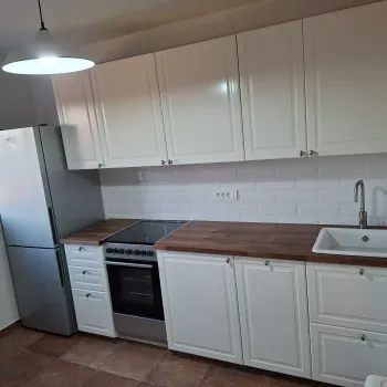 Smontirana bijela IKEA METOD kuhinja