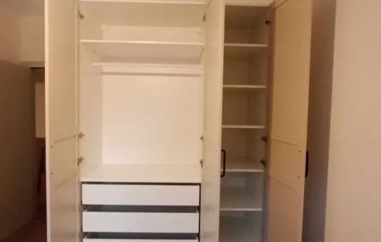 PAX bijeli ormar sa otvorenim vratima