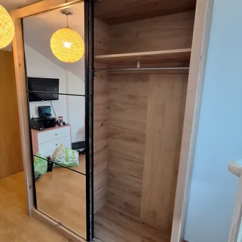 Složeni ormar sa desnim otvorenim vratima