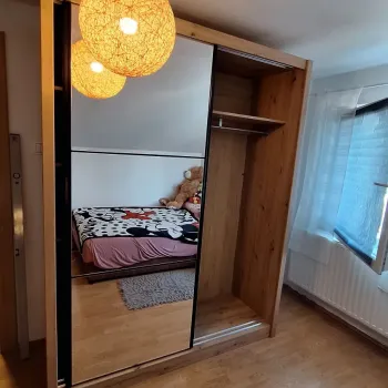 Navaro ormar sa kliznim vratima Emmezeta