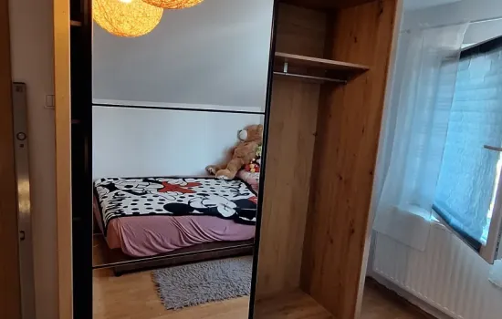 Navaro ormar sa kliznim vratima Emmezeta