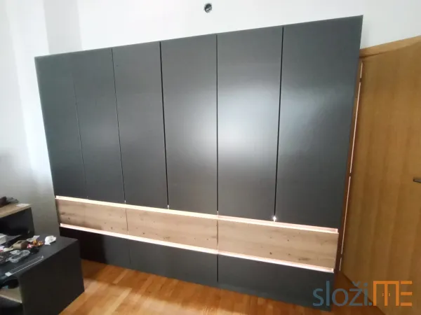 Ormar s klasičnim vratima Maxim, Momax