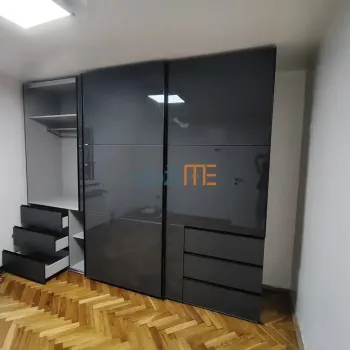 ormar otvorne lijeve ladice