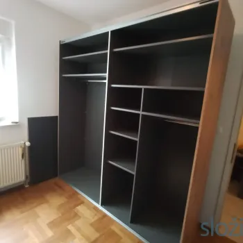 Veliki ormar bez vrata